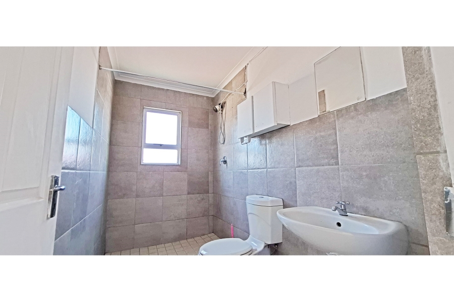 6 Bedroom Property for Sale in Broadlands Village Western Cape